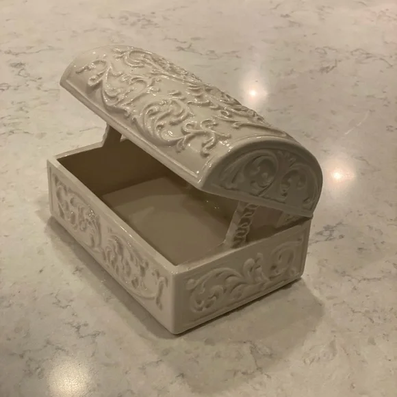 Large white ceramic box